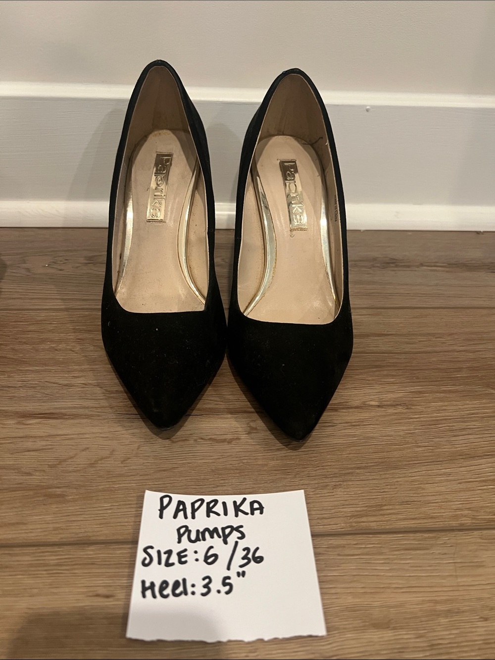 PAPRIKA BLACK & GOLD PUMPS
